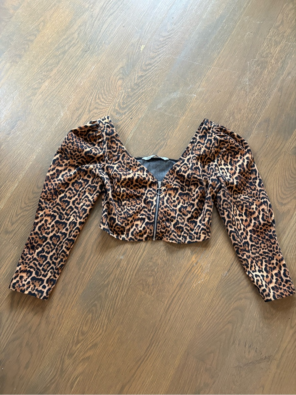Zara Leopard Print Zip-Front Cropped Top - animal print, puffy shoulders